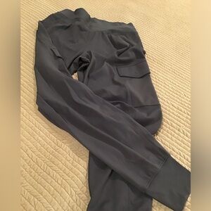 Athleta dark gray cargo joggers. Perfect first workout or for casual night out.